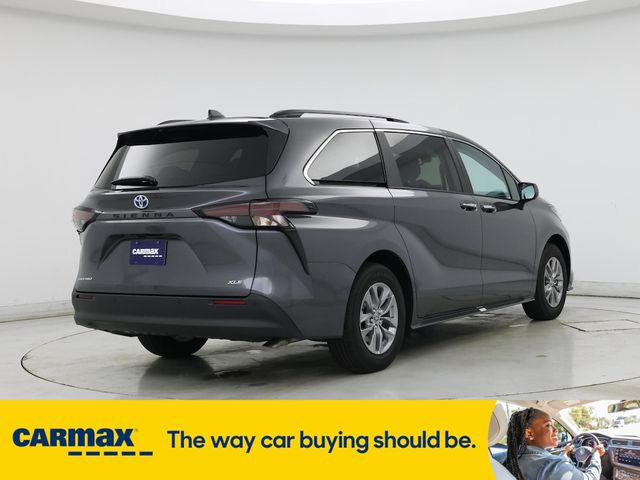 2025 Toyota Sienna XLE