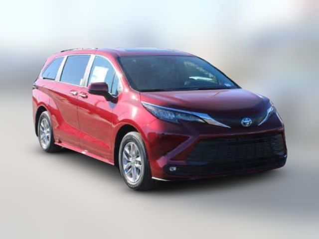 2025 Toyota Sienna XLE