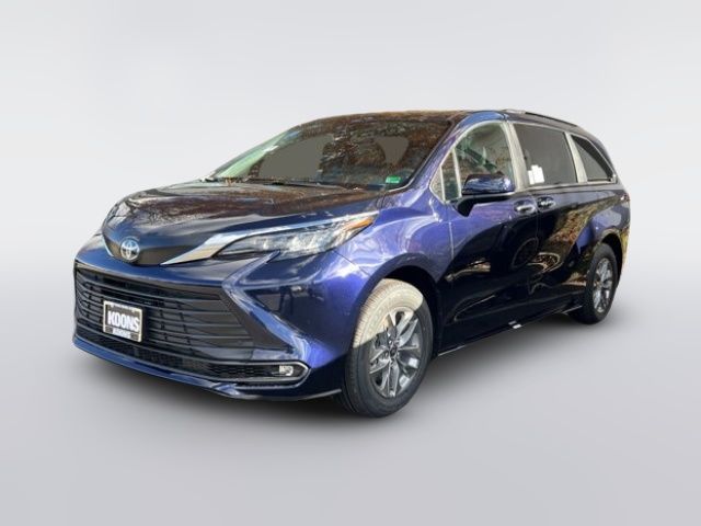 2025 Toyota Sienna XLE