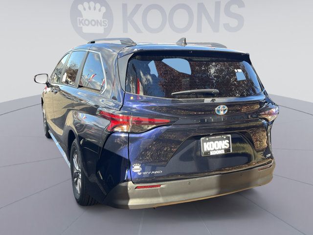 2025 Toyota Sienna XLE