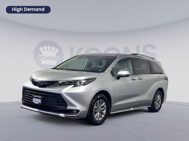 2025 Toyota Sienna XLE