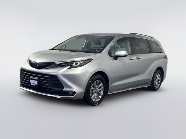 2025 Toyota Sienna XLE