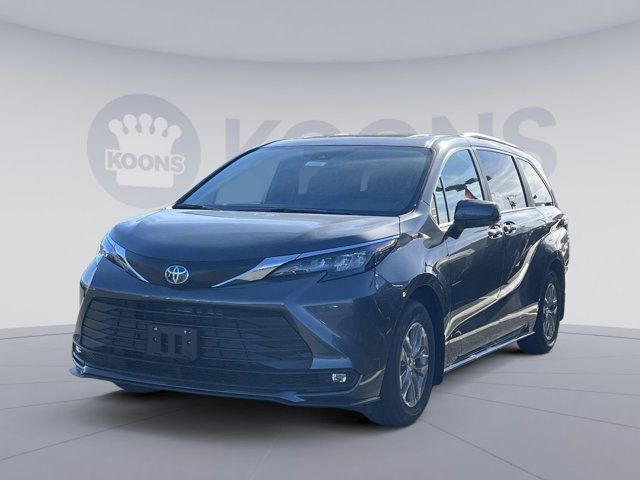 2025 Toyota Sienna XLE