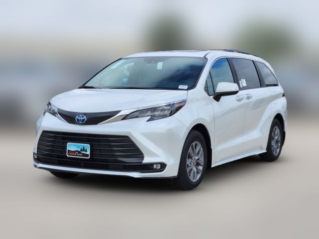 2025 Toyota Sienna XLE