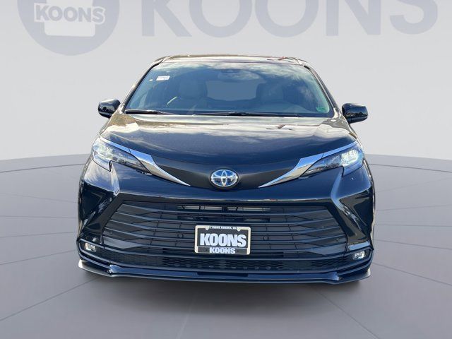 2025 Toyota Sienna XLE