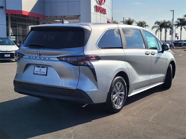 2025 Toyota Sienna XLE