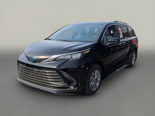 2025 Toyota Sienna XLE