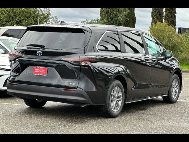 2025 Toyota Sienna XLE