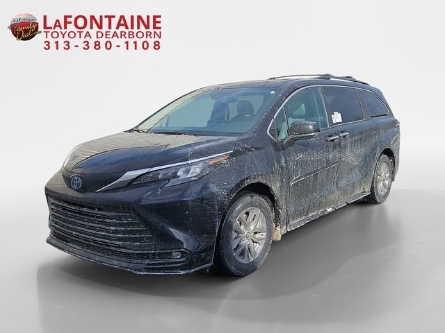 2025 Toyota Sienna XLE