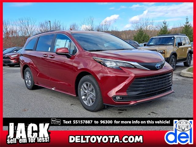 2025 Toyota Sienna XLE