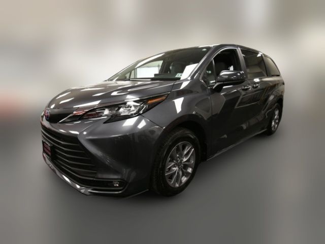 2025 Toyota Sienna XLE
