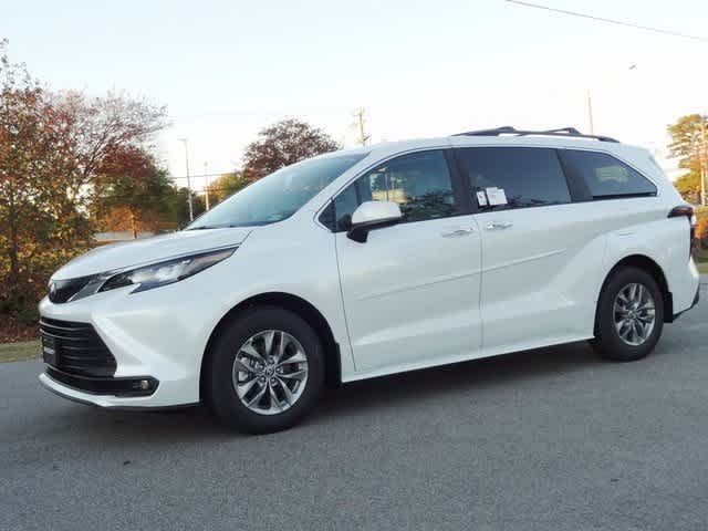 2025 Toyota Sienna XLE