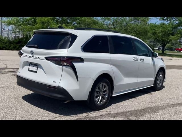 2025 Toyota Sienna XLE