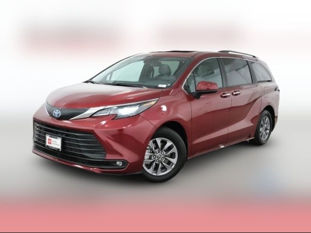 2025 Toyota Sienna XLE