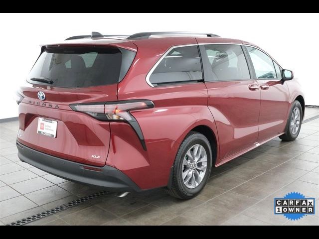 2025 Toyota Sienna XLE