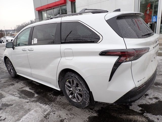 2025 Toyota Sienna XLE