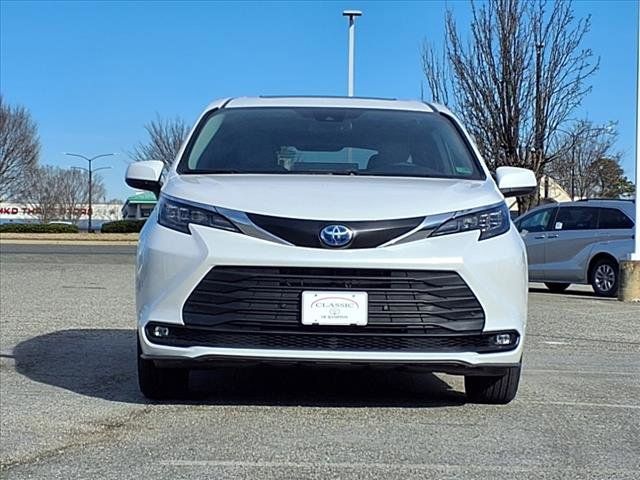 2025 Toyota Sienna XLE