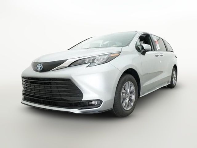 2025 Toyota Sienna XLE