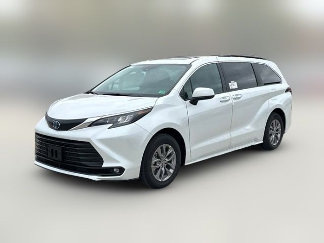 2025 Toyota Sienna XLE