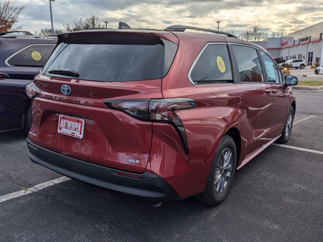 2025 Toyota Sienna XLE