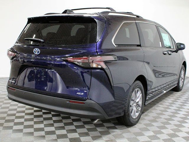 2025 Toyota Sienna XLE