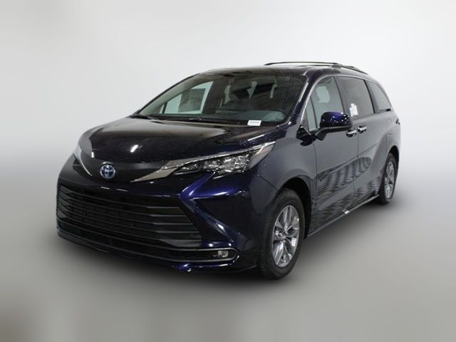 2025 Toyota Sienna XLE