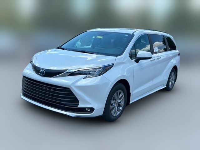 2025 Toyota Sienna XLE