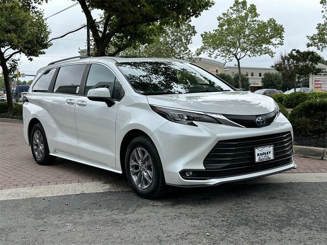 2025 Toyota Sienna XLE