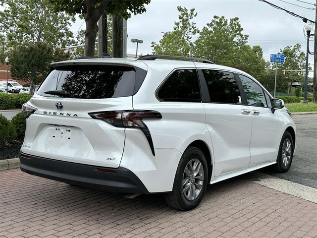 2025 Toyota Sienna XLE