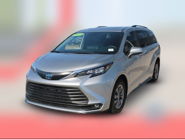 2025 Toyota Sienna XLE