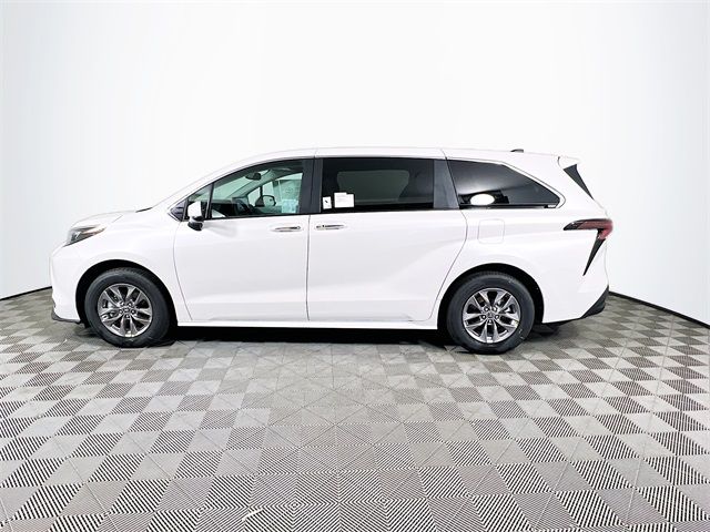 2025 Toyota Sienna XLE