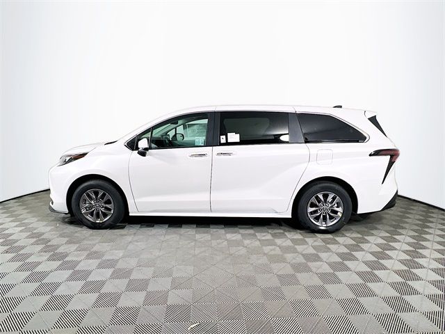 2025 Toyota Sienna XLE