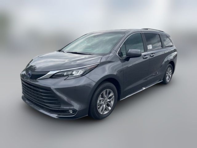 2025 Toyota Sienna XLE