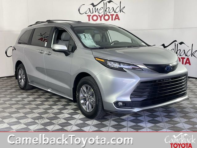 2025 Toyota Sienna XLE