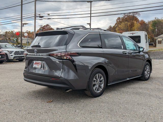 2025 Toyota Sienna XLE