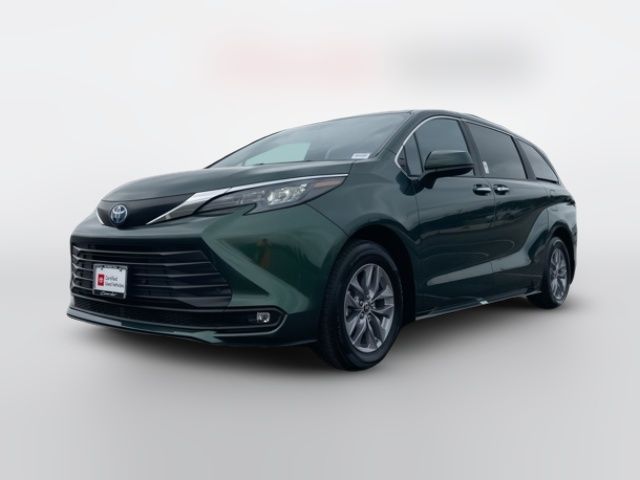 2025 Toyota Sienna XLE