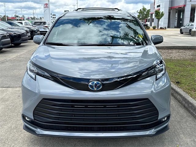 2025 Toyota Sienna XSE