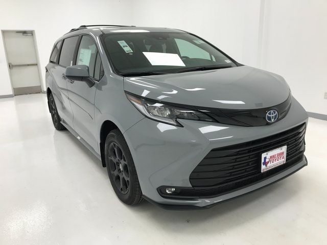 2025 Toyota Sienna XSE