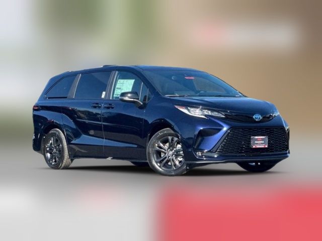 2025 Toyota Sienna XSE