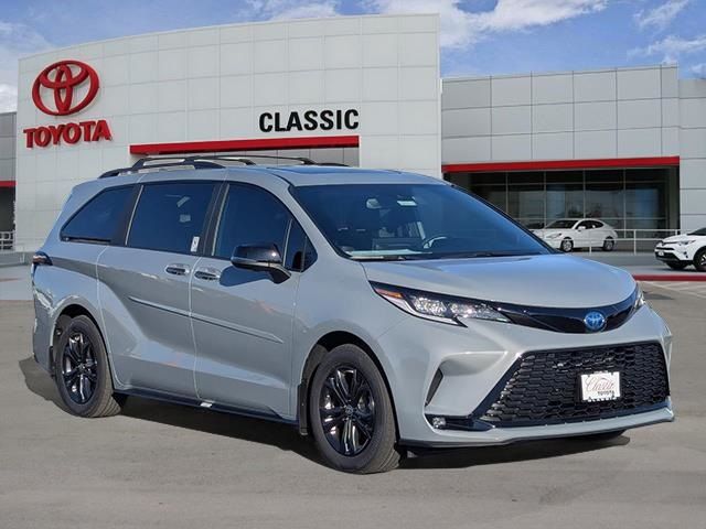 2025 Toyota Sienna XSE