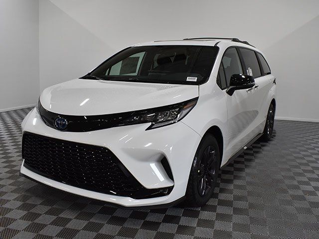 2025 Toyota Sienna XSE