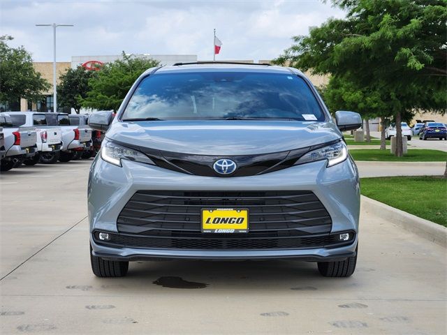 2025 Toyota Sienna XSE