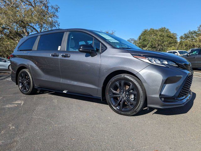 2025 Toyota Sienna XSE