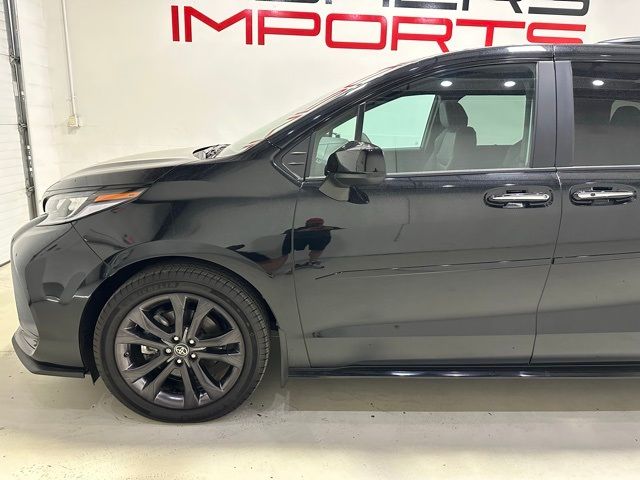 2025 Toyota Sienna LE