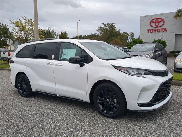 2025 Toyota Sienna XSE