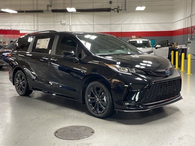 2025 Toyota Sienna XSE