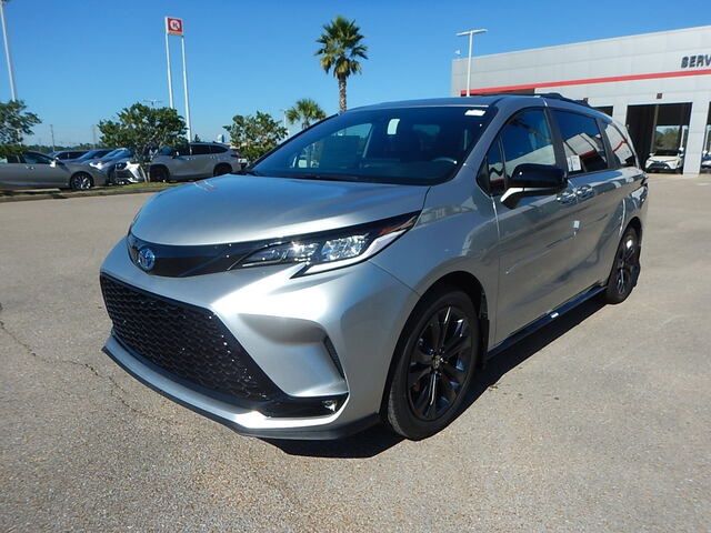 2025 Toyota Sienna XSE