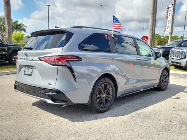 2025 Toyota Sienna XSE