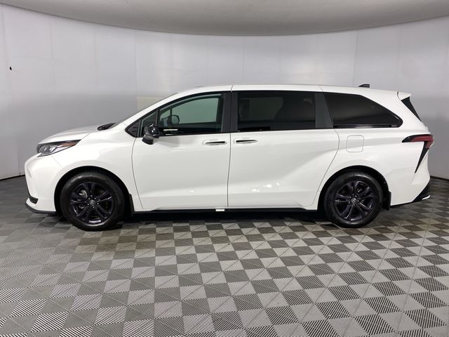 2025 Toyota Sienna XSE