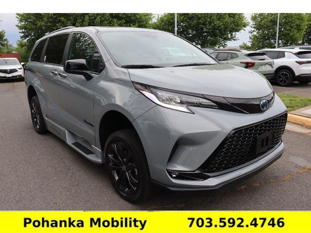 2025 Toyota Sienna XSE
